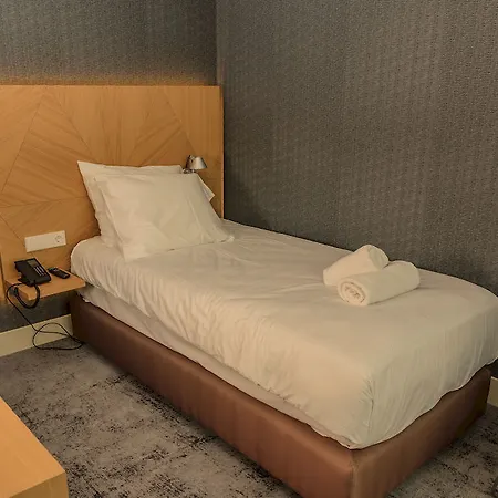 アマディ パノラマ ホテル 4*