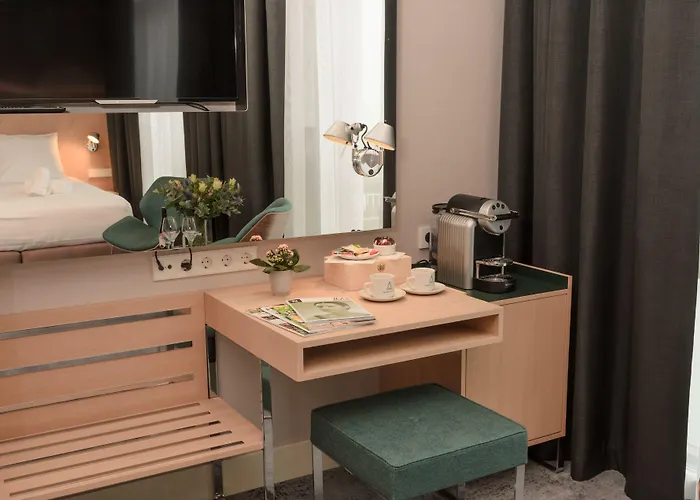 Hotel Amadi Panorama