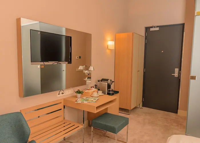 Hotel Amadi Panorama 4*