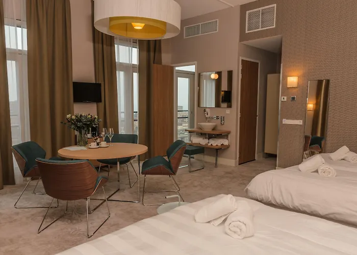 Hotel Amadi Panorama