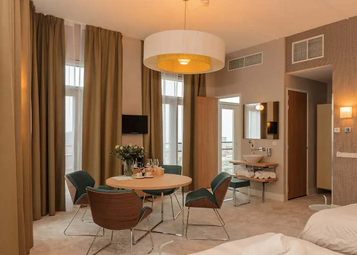 Hotel Amadi Panorama